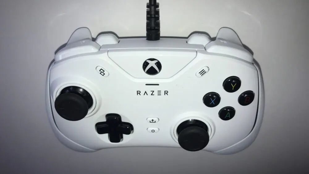 Nintendo Switch Razer Wolverine V2 Chroma (White) Razer Wolverine V2 Review | Invision Game Community
